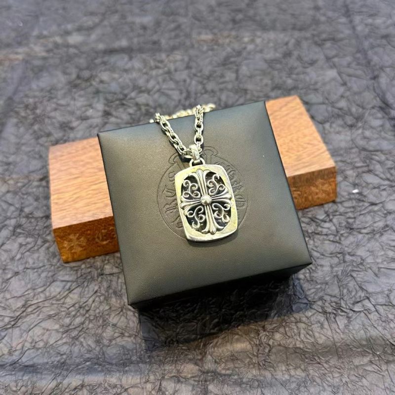 Ch**me He**ts necklaces